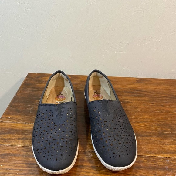Earth Spirit Shoes Earth Spirit Gelron Slip On Black Shoes Size 65 Poshmark